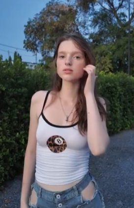 [Pornhub] Kuporovaa Krupa (สาวฝรั่งหุ่นนางแบบ) บุพเพอาละวาด "จูงขึ้นห้อง" (ยืนซอยยับ/แหกหีกระแทก) แตกราดตัว HD