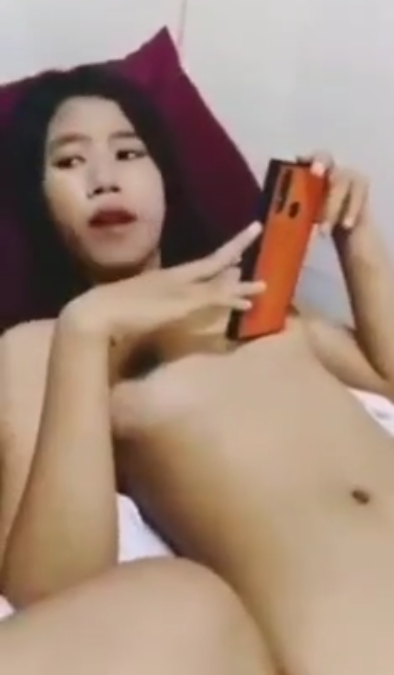 [คลิปหลุด] แอบพาน้องสาวเพื่อนวัย 18 "เปิดซิงม่านรูด" (ขาวโบ๊ะหีชมพู) ซอยยับมิดลำครางเสียวระแวงพี่ชาย HD